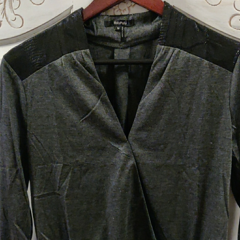Gray Roly-poly top snake trim